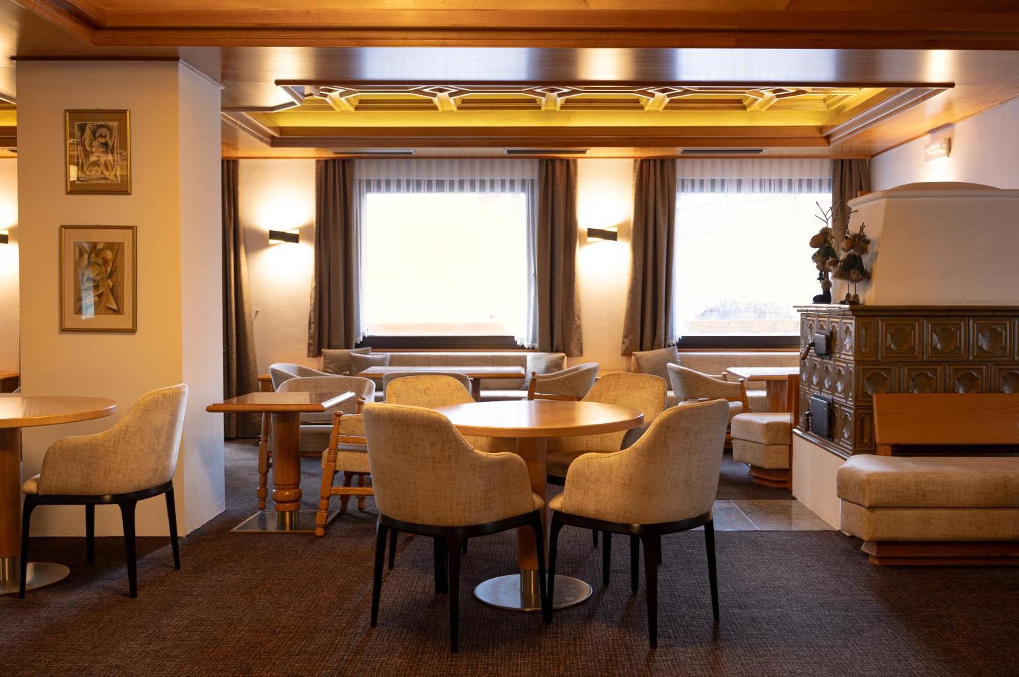 Hotel Engel กานาเซย์ ภายนอก รูปภาพ