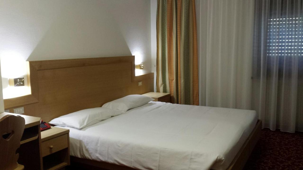 Hotel Engel กานาเซย์ ภายนอก รูปภาพ